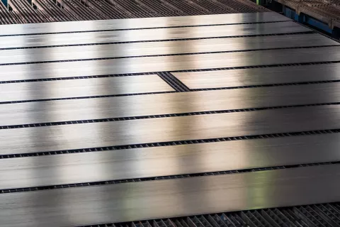 jeklo za vesolje / Foto: Dobran Laznik