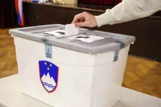 Volitve v državni zbor 2026 glasovanje voli&scaron;če Sv. Duh &Scaron;kofja loka / Foto: Tina Dokl