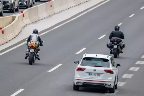 Prometni zastoj avtocesta Jesenice Karavanke Hru&scaron;icamotorist / Foto: Nik Bertoncelj