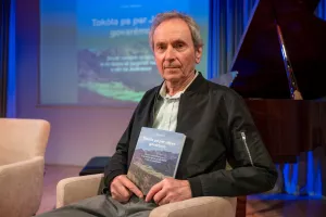 Predstavitev slovarja jezerskih narečnih besed avtorja Jožeta Me&scaron;ka / Foto: Primož Pičulin