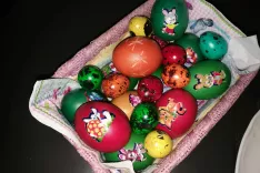 Prevladujejo sintetična barvila