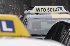 avto&scaron;ola napis avtomobil L / Foto: Gorazd Kavčič