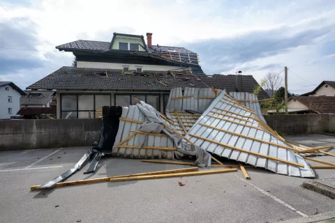 Vetrolom na Gorenjskem, 27. 3. 2026 - Naklo / Foto: Primož Pičulin
