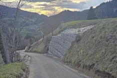 Sanirana cesta in plaz / Foto: &Scaron;pela &Scaron;imenc