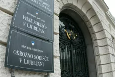 Visoke zaporne kazni za umor na Okroglem