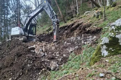 Na Kali&scaron;če v času gradnje po drugih poteh