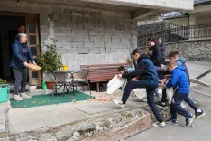 Peklanje na veliki četrtek stari običaj Selca občina Železniki Martina Pollak / Foto: Tina Dokl