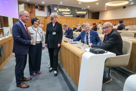 Posvet o prihodnosti sotočja