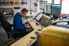 Kolektivna pogodba za obrambo je po besedah predsednika Sindikata ministrstva za obrambo Marjana Laha plod stavkovnega sporazuma dispečerjev 112. Fotografija je simbolična. / Foto: Primož Pičulin