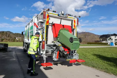 Strah pred dvigom cen odveč