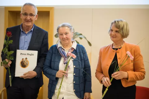 Predstavitev monografije Otro&scaron;tvo Petra Nagliča v dvorani fran&scaron;i&scaron;kanskega samostana v Kamniku / Foto: Ale&scaron; Senožetnik