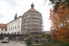 obnova lo&scaron;ki grad &Scaron;kofja Loka fasada / Foto: Gorazd Kavčič