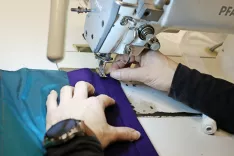 Po hitrem izračunu v &scaron;ivanje enega kostuma vloži okrog 150 ur dela. / Foto: Gorazd Kavčič / Foto: 