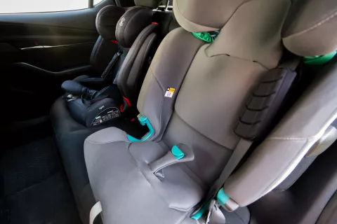 Otro&scaron;ki avtosedež / Foto: Primož Pičulin