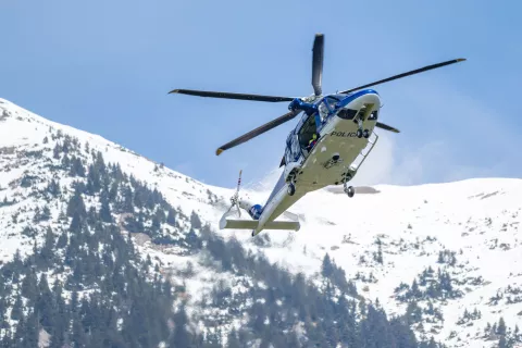 Simbolična fotografija helikopter Slovenska policija in vaja helikoptersko re&scaron;evanje Gorske re&scaron;evalne službe / Foto: Nik Bertoncelj