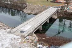 Most pri Planiki zgrajen, zdaj potekajo obrtni&scaron;ka dela