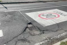 Luknja na cesti / Foto: Asfaltkje.si