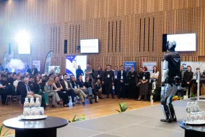 Udeležence mednarodne konference je nagovoril tudi humanoidni robot Max. / Foto: Arhiv Organizatorjev