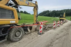 Lani pol manj odhodkov