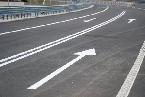Simbolična fotografija občina JesenicePredor Karavanke in promet na avtocesti in cestninski postaji Hru&scaron;icasmer pu&scaron;čica Cestninska postaja Hru&scaron;ica / Foto: Nik Bertoncelj