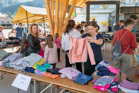 Sel&scaron;ka izmenjevalnica, Železniki, april 2026 / Foto: Simon Benedičič