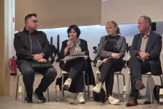 Za zasloni do polnoči in čez