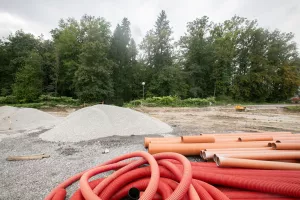 Investiranje zaostajalo