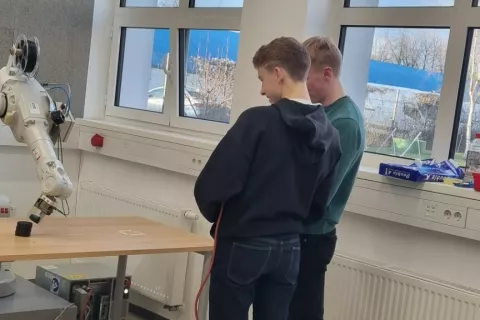 Benjamin na informativnem dnevu srednje&scaron;olskega programa mehatronika / Foto: Osebni Arhiv