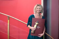 Vesna Pernarčič ob prejemu nagrade Julija v Pre&scaron;ernovem gledali&scaron;ču Kranj. Kranj, 13. 09. 2025 / Foto: Matic Zorman