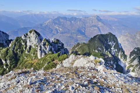 Na&scaron; dana&scaron;nji vrh, Monte Tersadia, fotografiran z vrha Cuel Maurona. / Foto: Jelena Justin