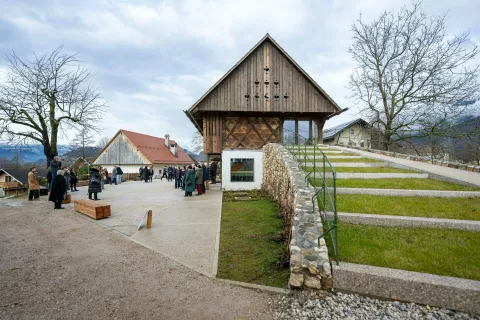 Odprtje Pre&scaron;ernova domačija VrbaPre&scaron;ernova rojstna hi&scaron;a in gospodarsko poslopje v Vrbi / Foto: Nik Bertoncelj