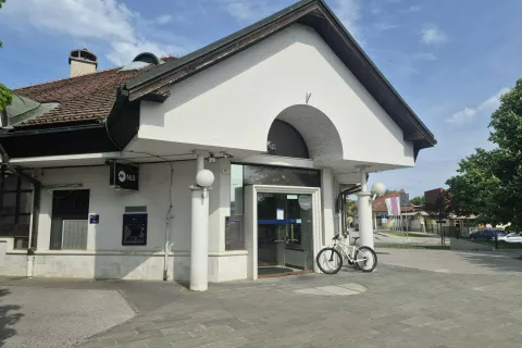 Predvidene prihodke zvi&scaron;ali
