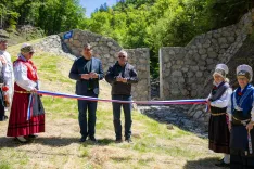 Slavnostni zaključek gradbenih del za za&scaron;čito naselja Koro&scaron;ka Bela pred plazenjemJesenice, Koro&scaron;ka Bela, 13. maj 2026Na fotografiji Jože Novak minister za naravne vire in prostor Peter Bohinec župan Občina Jesenice / Foto: Nik Bertoncelj