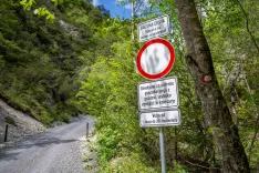Prepoved vožnje Dolina DragaDolina Draga, Begunje na Gorenjskem, občina Radovljica 17. maj 2026 / Foto: Nik Bertoncelj