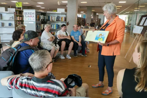 MKK Teden lahkega branja Aksinija Kermauner / Foto: Tina Dokl
