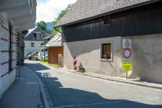 Domačinom omogočen prehod zaprtih cest
