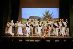 Radost, veselje, ples&nbsp;... Tako se je začel leto&scaron;nji že 74 letni koncert AFS Ozara Kranj. / Foto: alenka brun