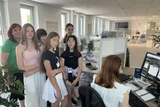 Gorenjski glas so obiskale &scaron;olske novinarke iz Osnovne &scaron;ole Ivana Tavčarja Gorenja vas. / Foto: Dina Kavčič