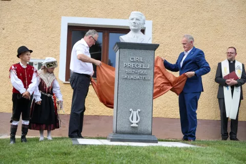 Dom spominov in skupnosti