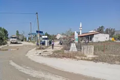 Na podeželju so ceste slabe. / Foto: Slavko Zupanc