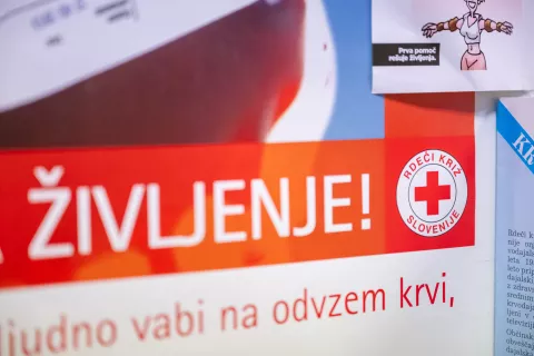 Simbolična fotografija Rdeči križ Slovenije OZ Jesenice / Foto: Nik Bertoncelj