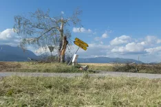 Posledice silovitega vetra ob neurju v Komendi. Komenda, 14. 6. 2026 &scaron;koda, občina komenda, veter, sanacija, vetrolom, po&scaron;kodbe infrastrukture, neurje, vreme / Foto: Matic Zorman