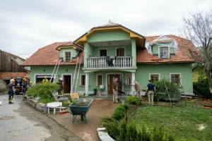 Posledice nočnega neurja v Komendi / Foto: Primož Pičulin