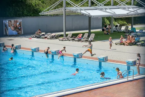 olimpijski bazen Kranj odprtje letne sezone / Foto: Tina Dokl