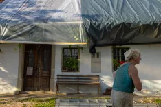 Posledice silovitega vetra ob neurju v Komendi. Komenda, 14. 6. 2026 &scaron;koda, občina komenda, veter, sanacija, vetrolom, po&scaron;kodbe infrastrukture, neurje, vreme / Foto: Matic Zorman