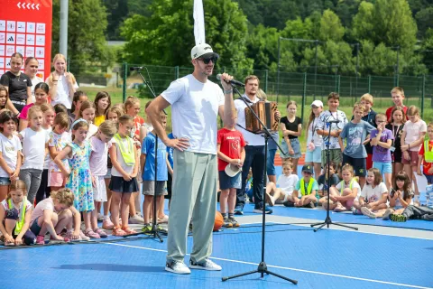 fundacija Goran Dragić odprtje ko&scaron;arkarsko igri&scaron;če &scaron;portni stadion Naklo / Foto: Tina Dokl