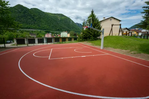 Novo &scaron;portno igri&scaron;če za najstnike