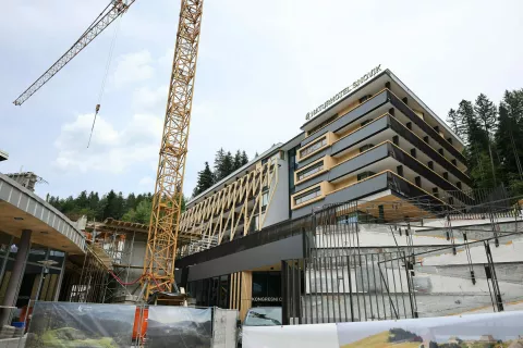 Trajnostni hotel, ki diha z lokalnim okoljem