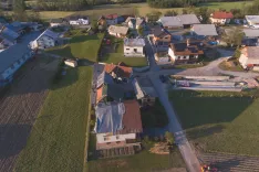 Posledice silovitega vetra ob neurju v Komendi. Komenda, 14. 6. 2026&scaron;koda, občina komenda, veter, sanacija, vetrolom, po&scaron;kodbe infrastrukture, neurje, vreme / Foto: Matic Zorman