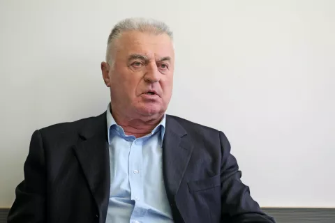 Umrl je Janez Su&scaron;nik